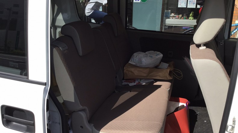 内装後方シート