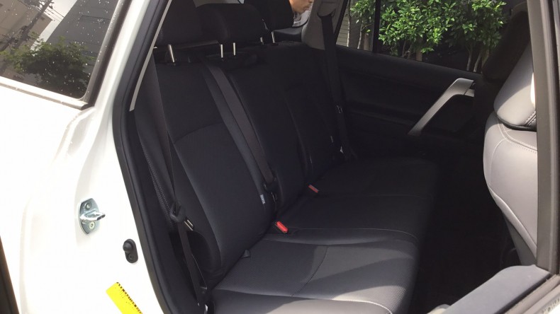 内装後方シート