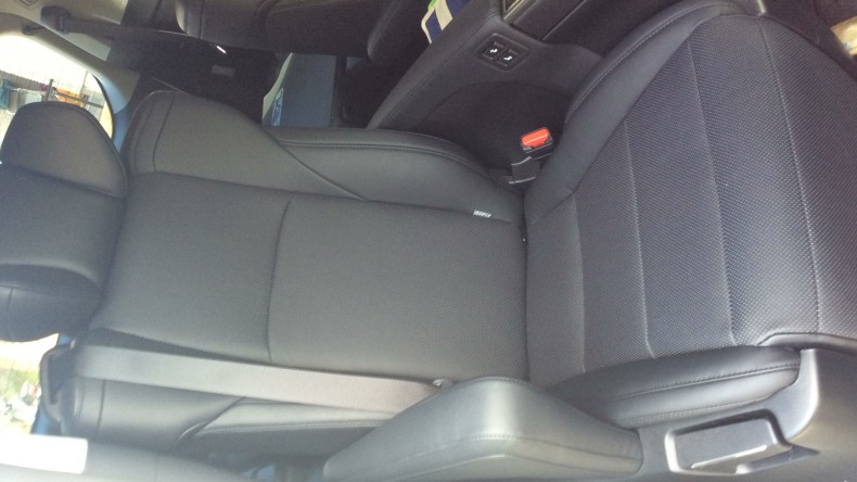 内装後方シート