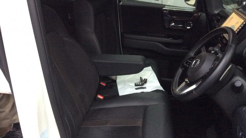 内装前方シート