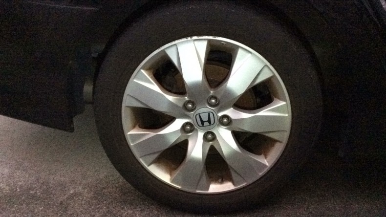 タイヤホイール前