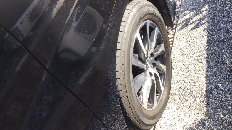 タイヤホイール前