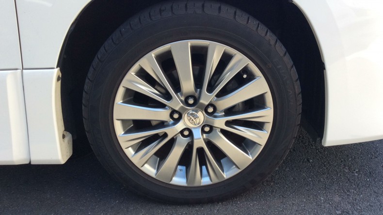 タイヤホイール前