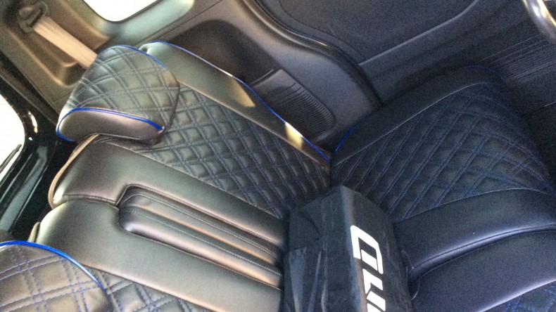 内装後方シート