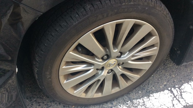 タイヤホイール前