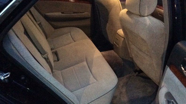 内装後方シート