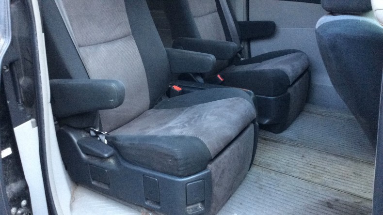 内装後方シート