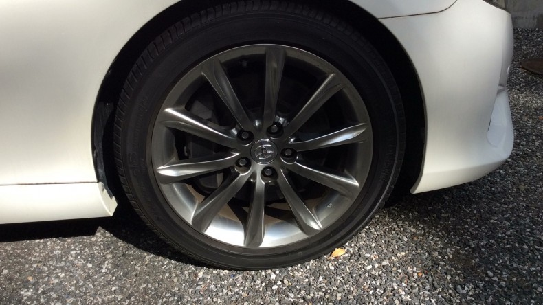 タイヤホイール前