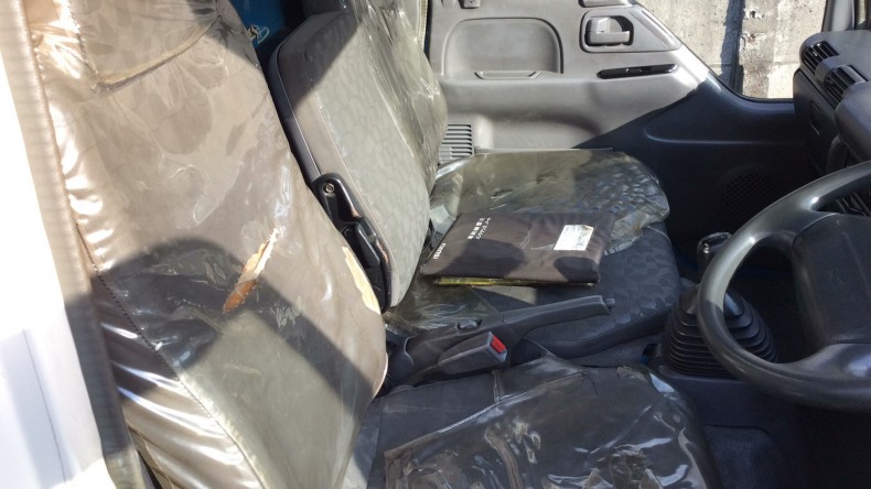 内装後方シート