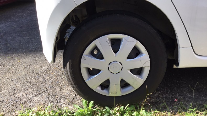 タイヤホイール前