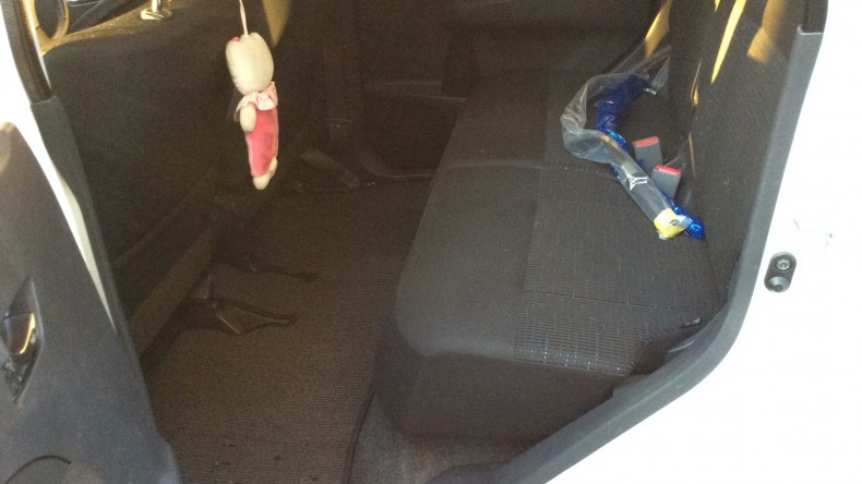 内装後方シート