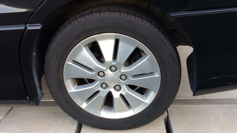 タイヤホイール前