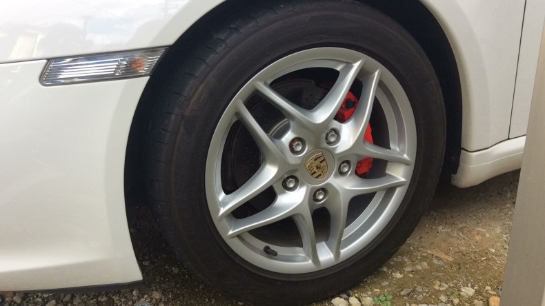 タイヤホイール前