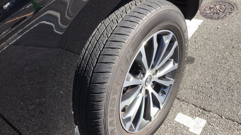 タイヤホイール前