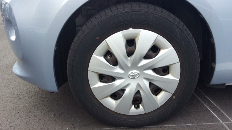 タイヤホイール前