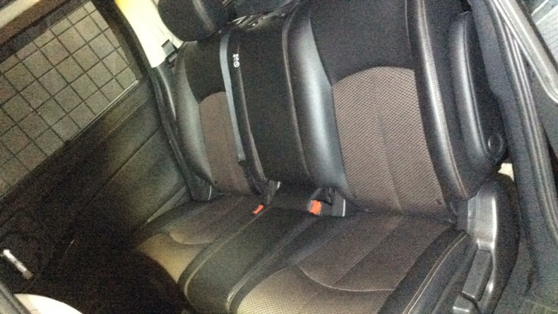 内装後方シート