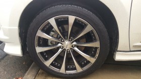 タイヤホイール前