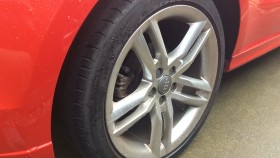 タイヤホイール前