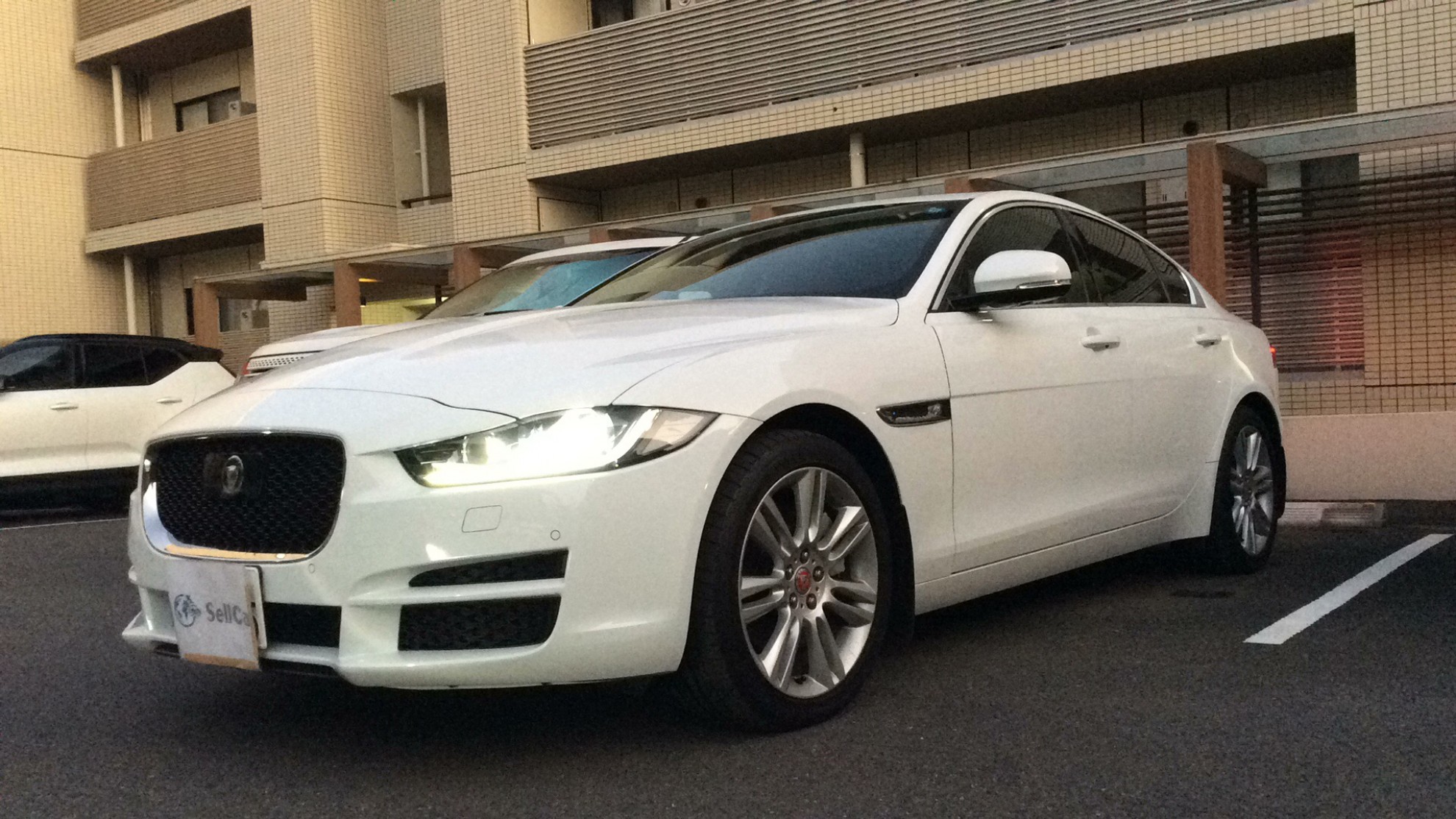 ジャガー ＸＥの売買実績画像