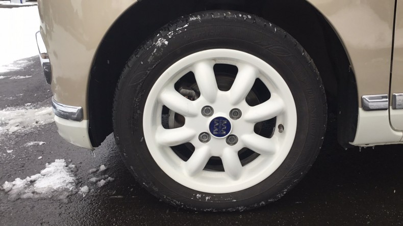 タイヤホイール前