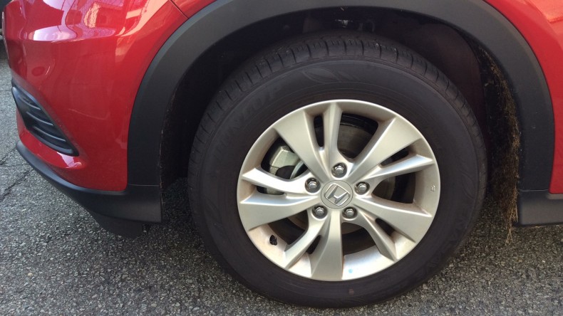 タイヤホイール前