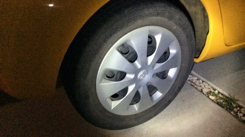 タイヤホイール前