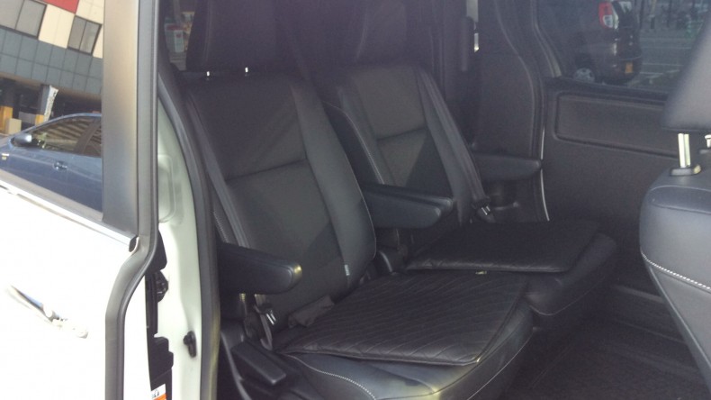 内装後方シート