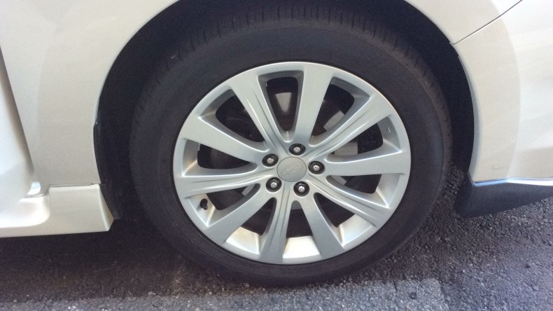 タイヤホイール前