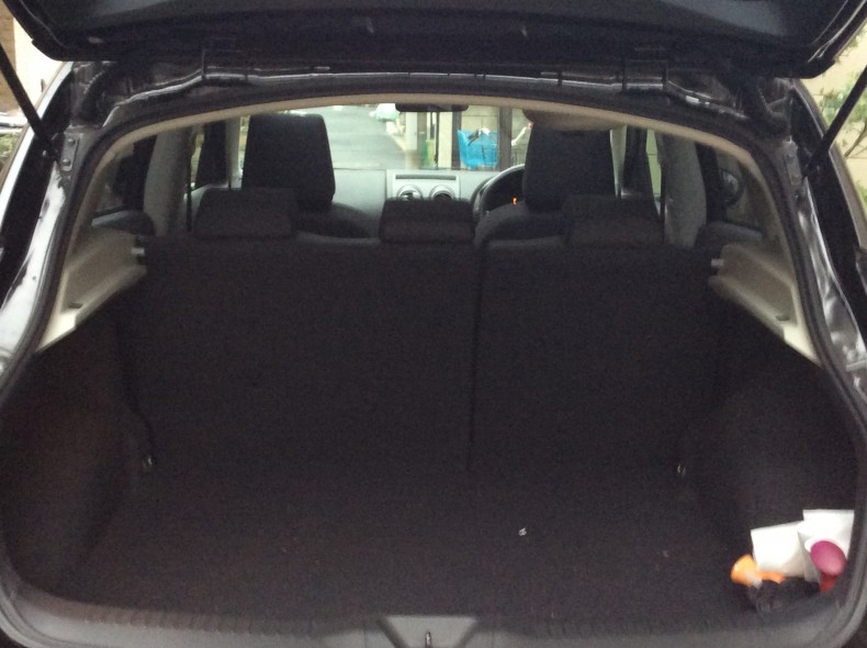 内装後方シート