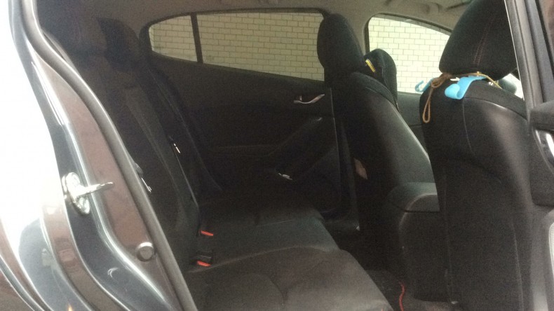 内装後方シート