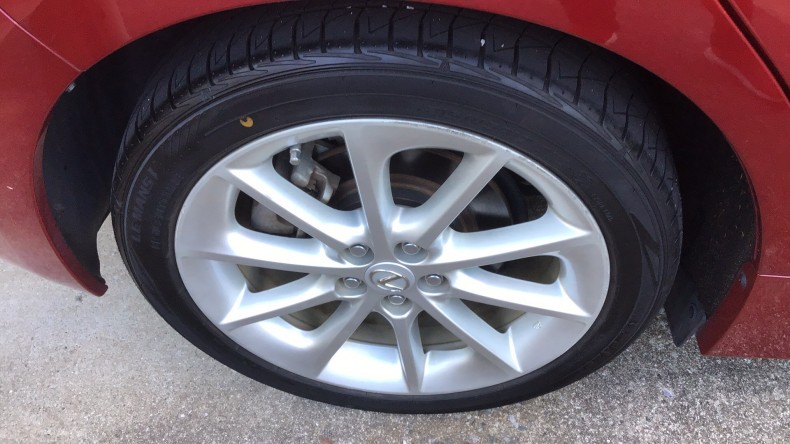 タイヤホイール前