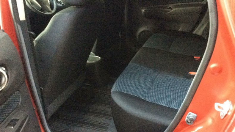 内装後方シート