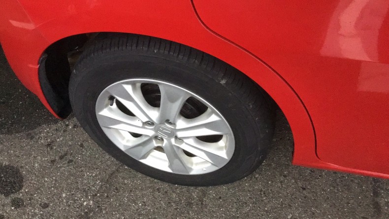 タイヤホイール前