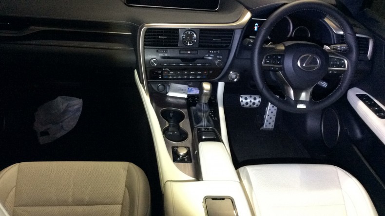 内装インパネ全体