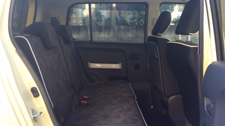 内装後方シート