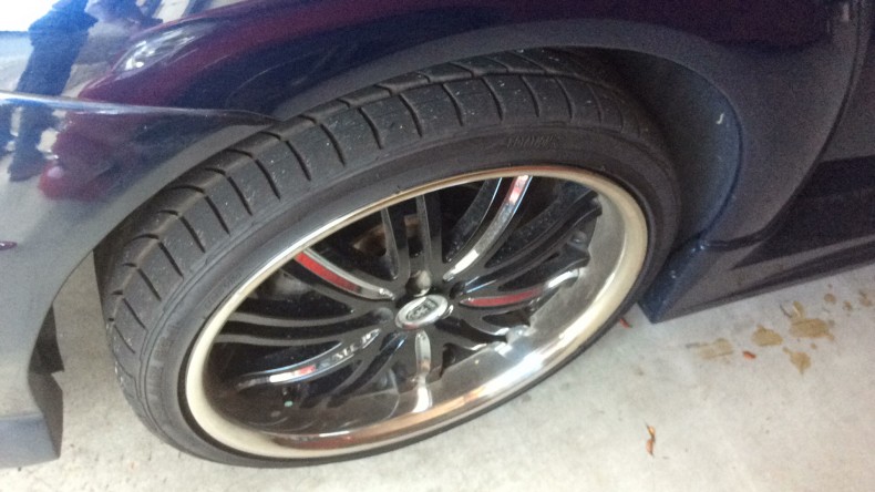 タイヤホイール前