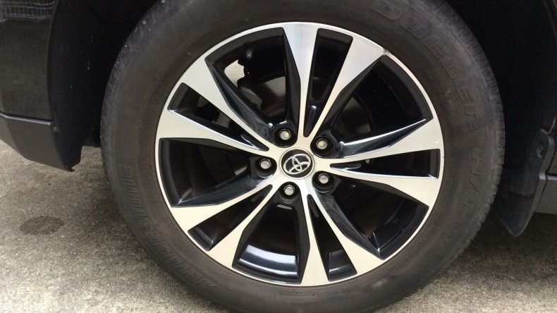 タイヤホイール前