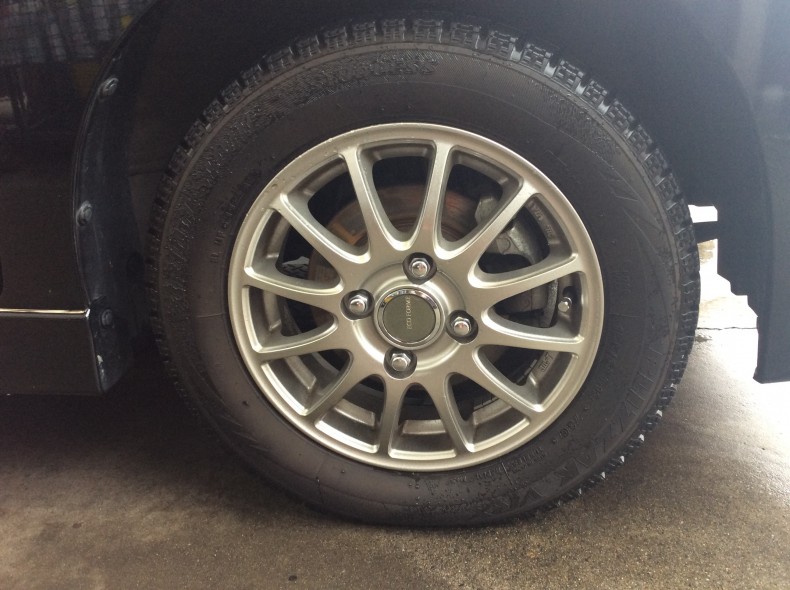 タイヤホイール前