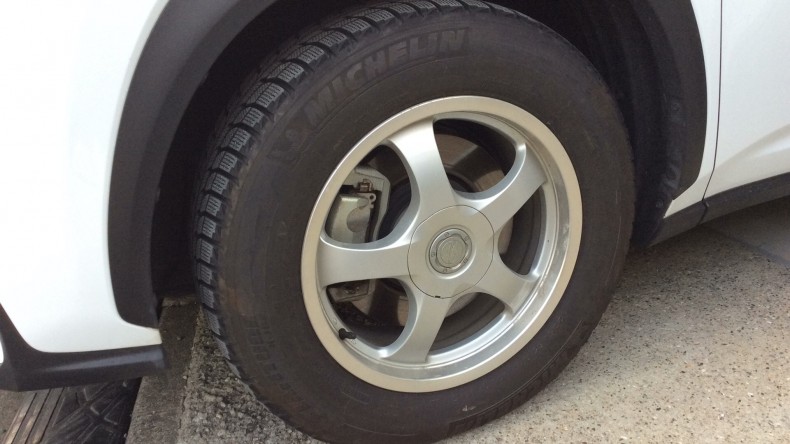 タイヤホイール前