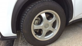 タイヤホイール前