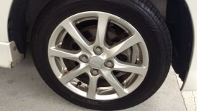 タイヤホイール前