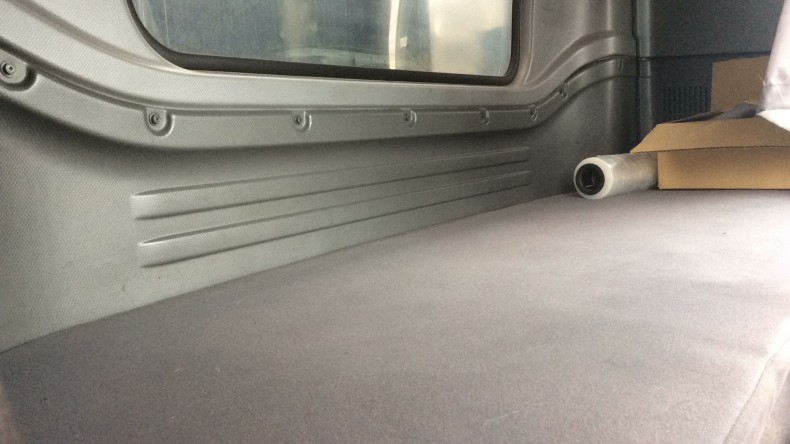 内装後方シート