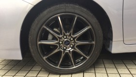 タイヤホイール前