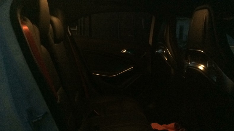 内装後方シート