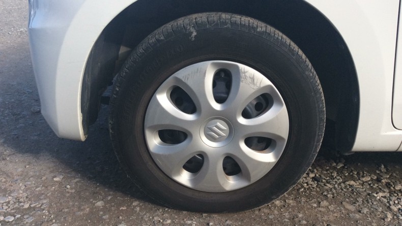 タイヤホイール前