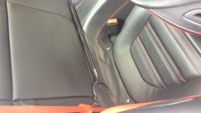 内装後方シート