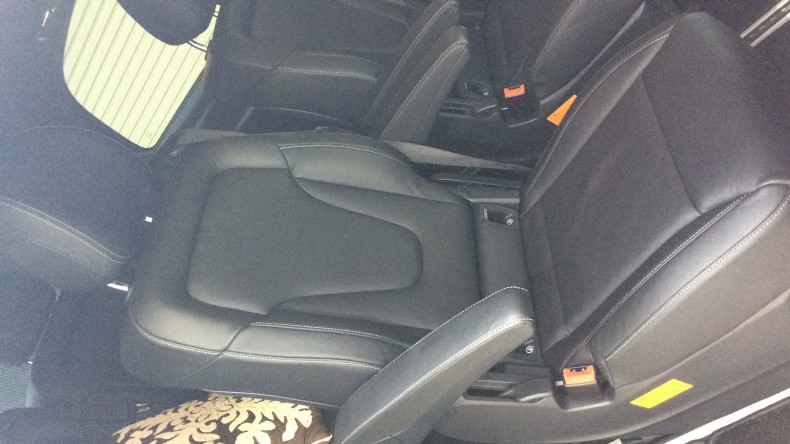 内装後方シート