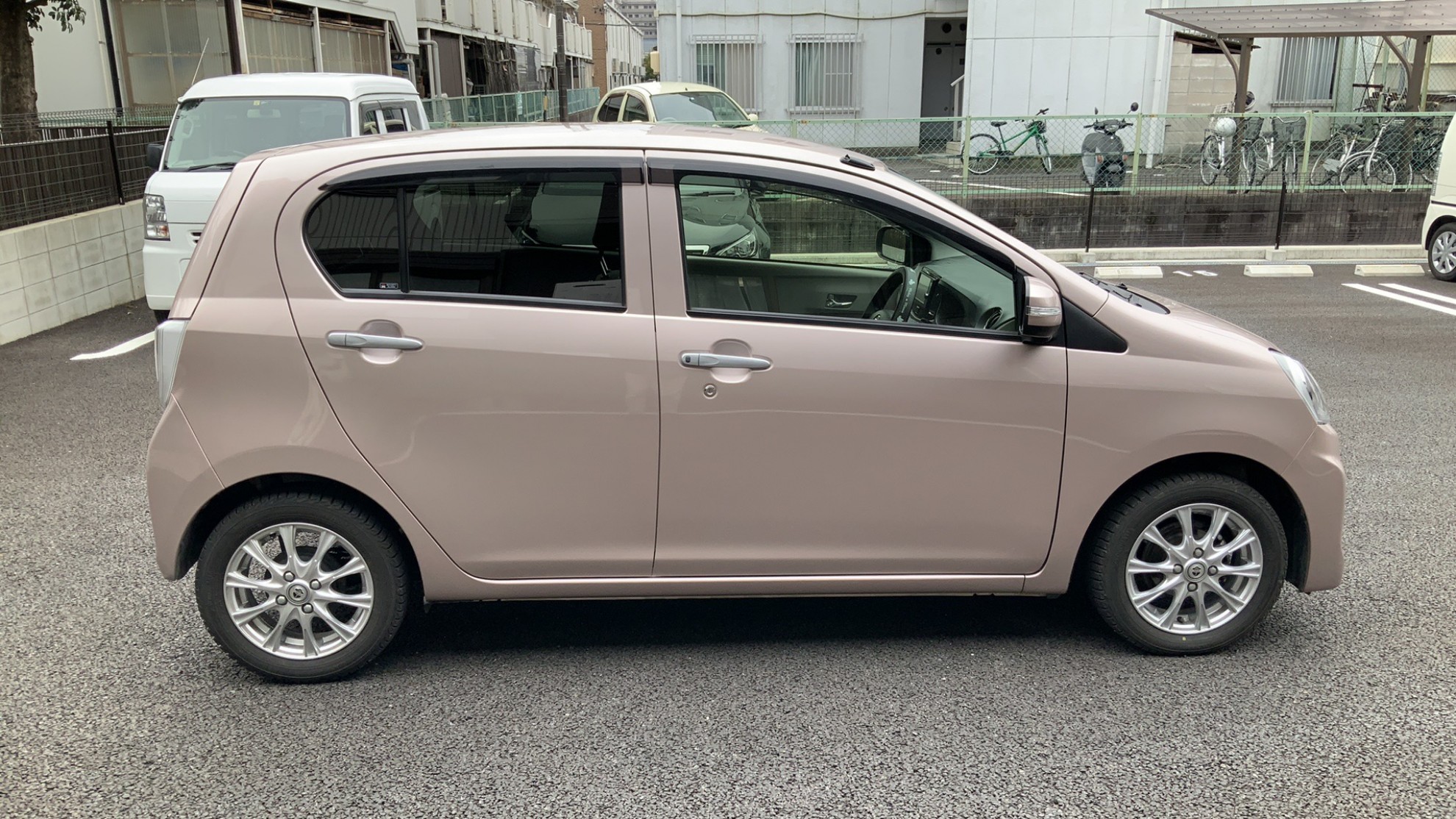 外装右