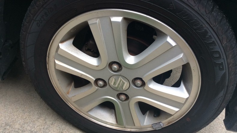 タイヤホイール前