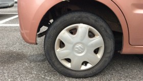 タイヤホイール前